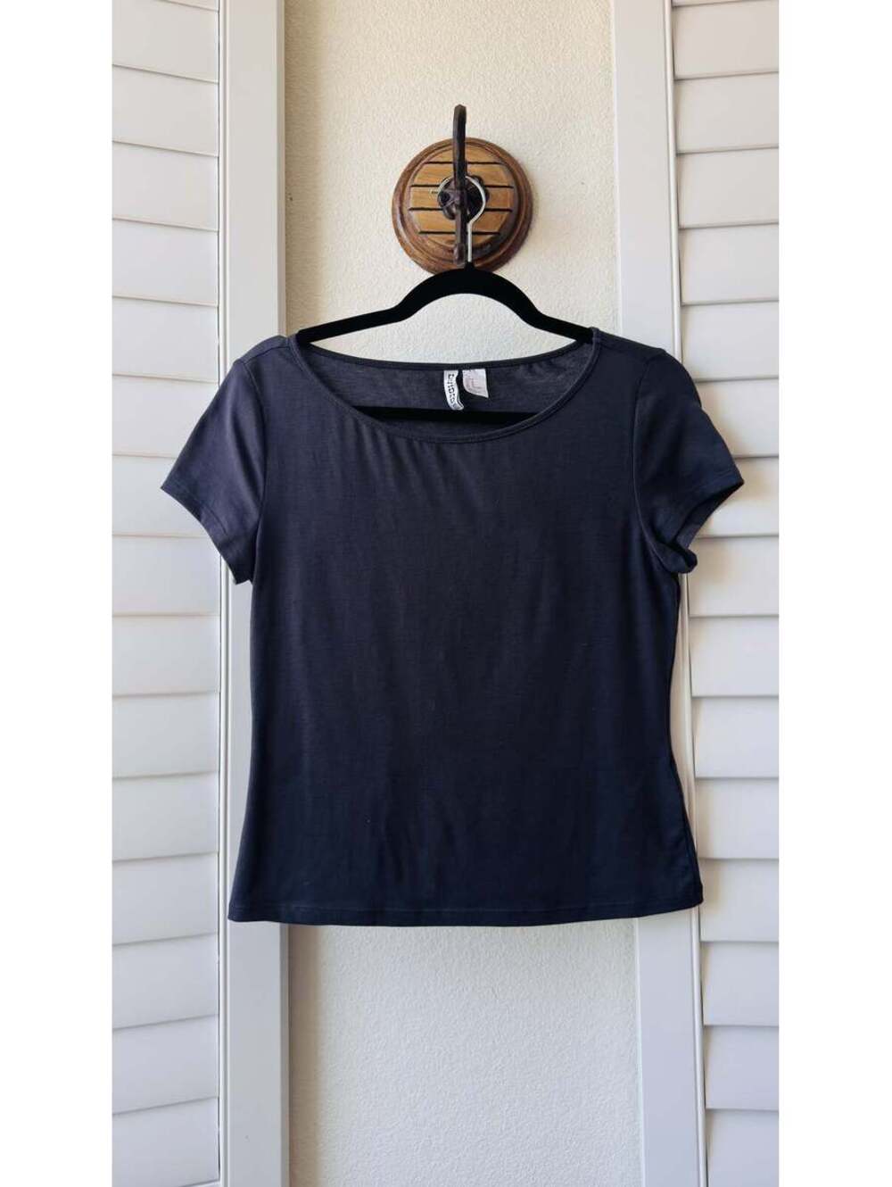 H&M Divided Boatneck Short Sleeve Top in Charcoal Size M